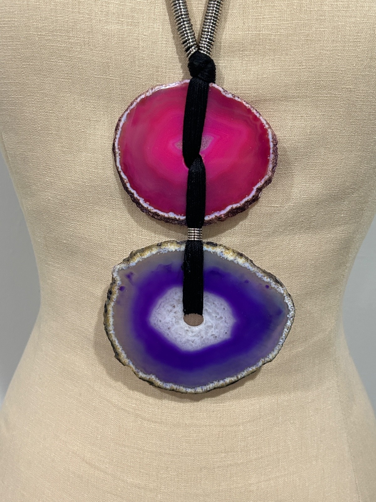 Vintage 2010 YVES SAINT LAURENT Pink Purple Agate Disc Pendant Necklace