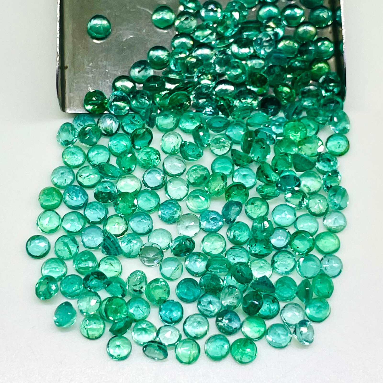 16 Pcs Natural Colombian Emerald 2.7mm Round Cut Loose Gemstones Wholesale Lot