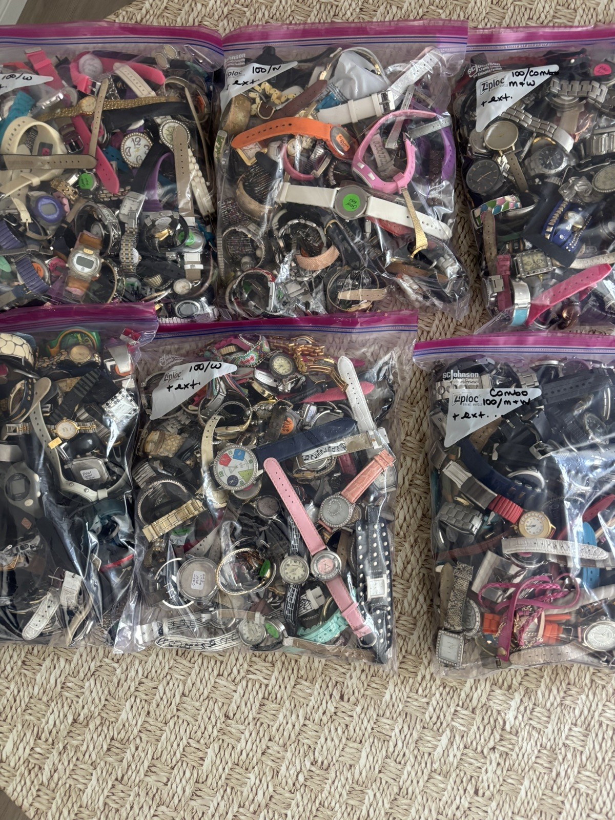 Bulk Mixed Lot Assorted Wristwatches with Watch Bands/Straps, Unisex Adults