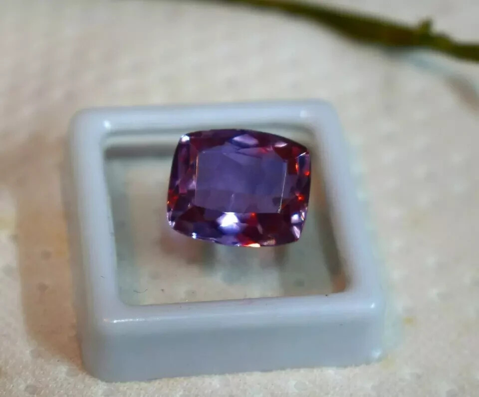 Alexandrite 25.05 Ct Color Changing Cushion Cut Certified Natural Loose Gemstone