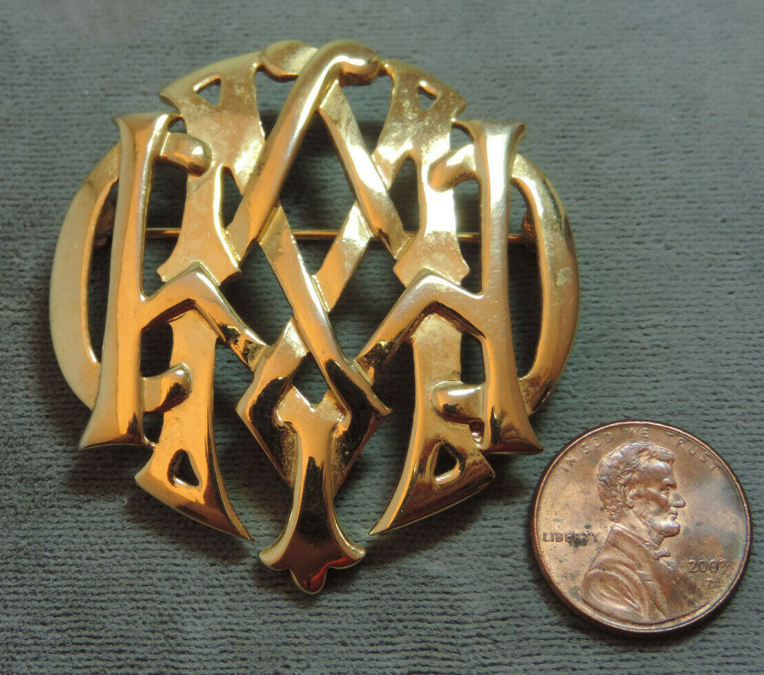 Vintage Carolee Classical INterlocking Monogram Gold tone Brooch Pin CL 25