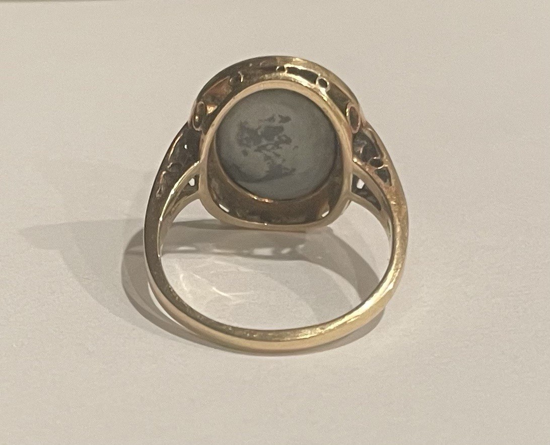 Vintage Opal Blue Green Orange Oval 14K Yellow Gold Bezel Set Ring 4.05 grams