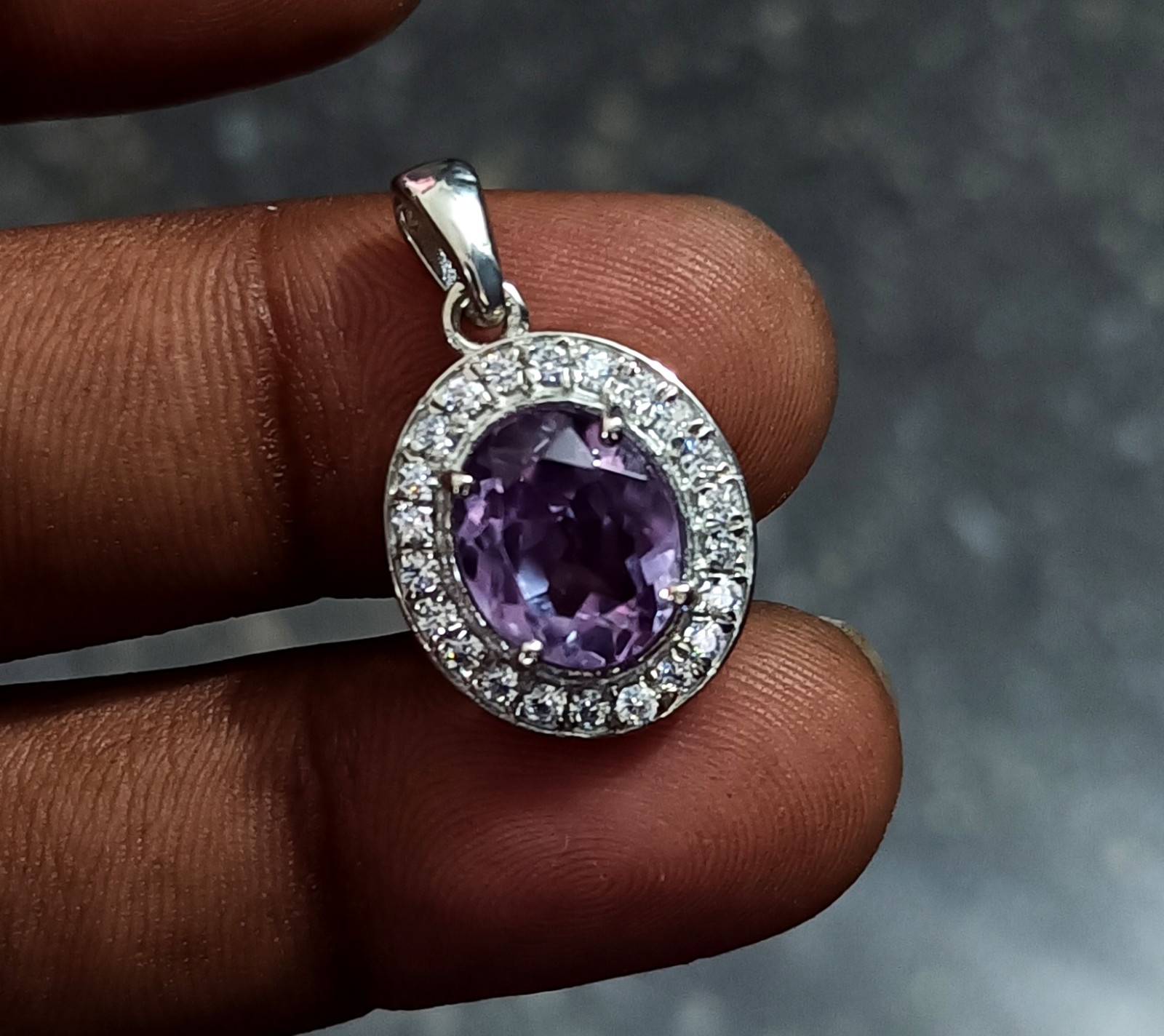 16.60 Ct Natural Alexandrite Pendant – Certified Color-Change Gem in Silver 925