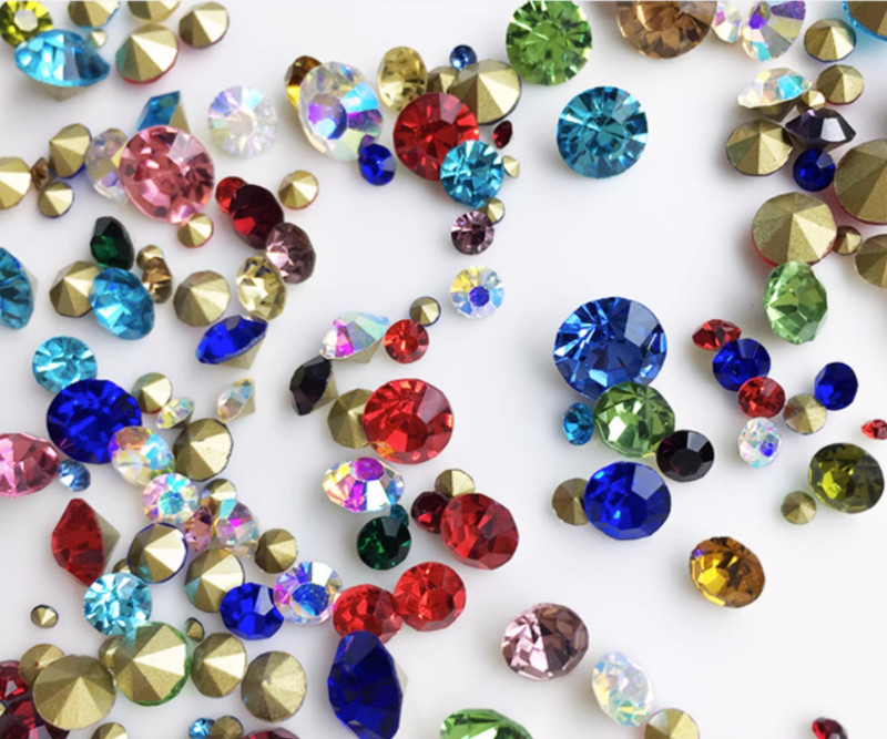 Wholesale Top Quality Czech Glass Crystal Rhinestones Round Pointed Foiled Back