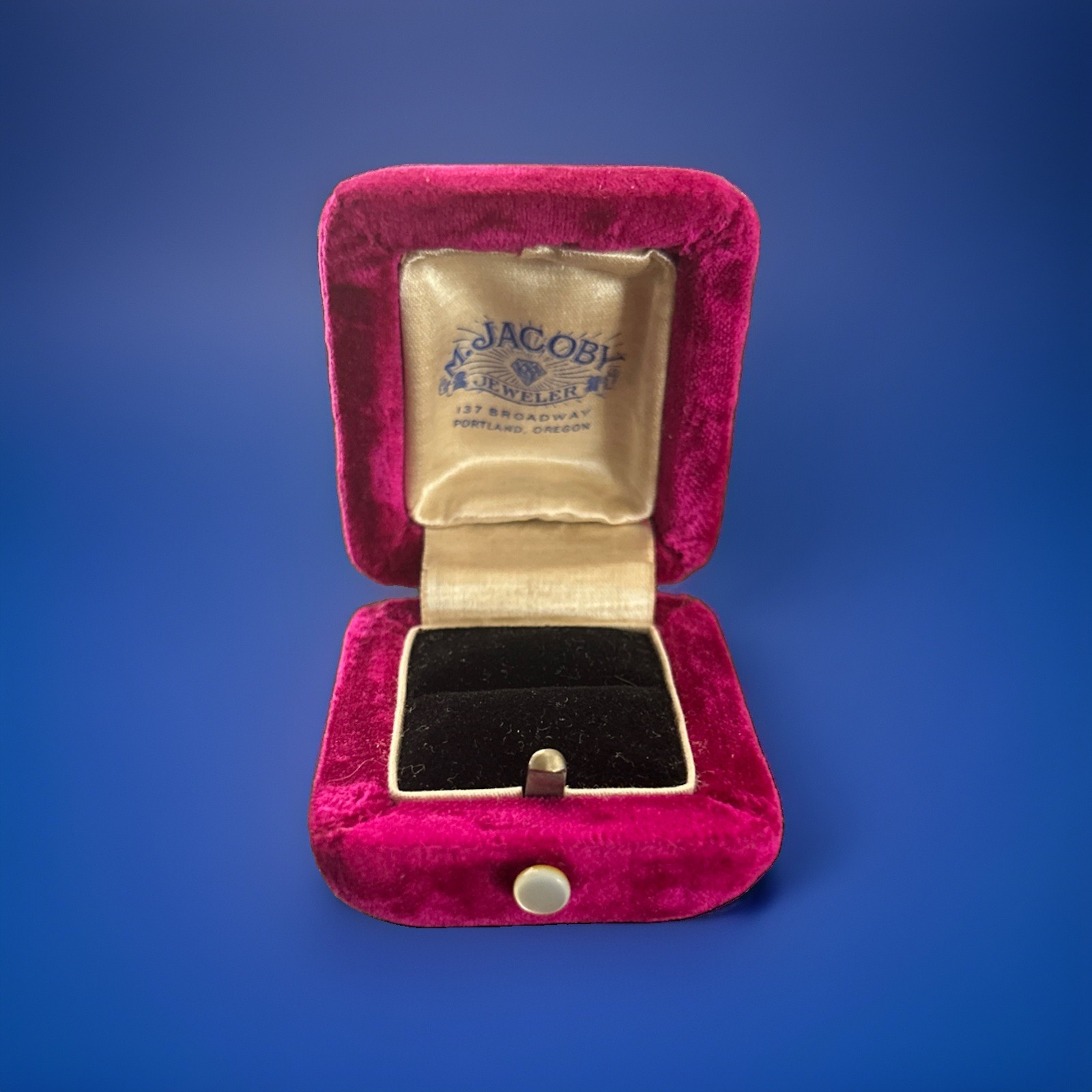 Antique Pink Velvet, Dome Ring Presentation Jewelry Box Push Button Excellent