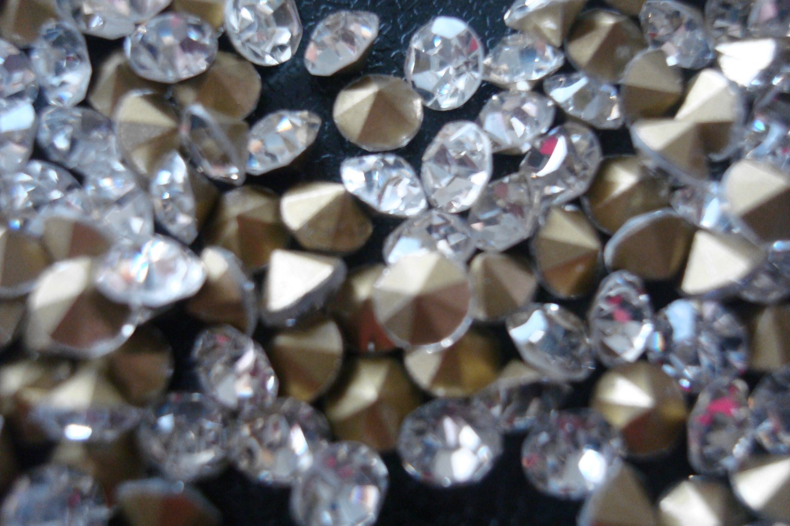 100 pcs crystal rhinestones tin cuts high quality 4.5×1.5mm foil backed misc014
