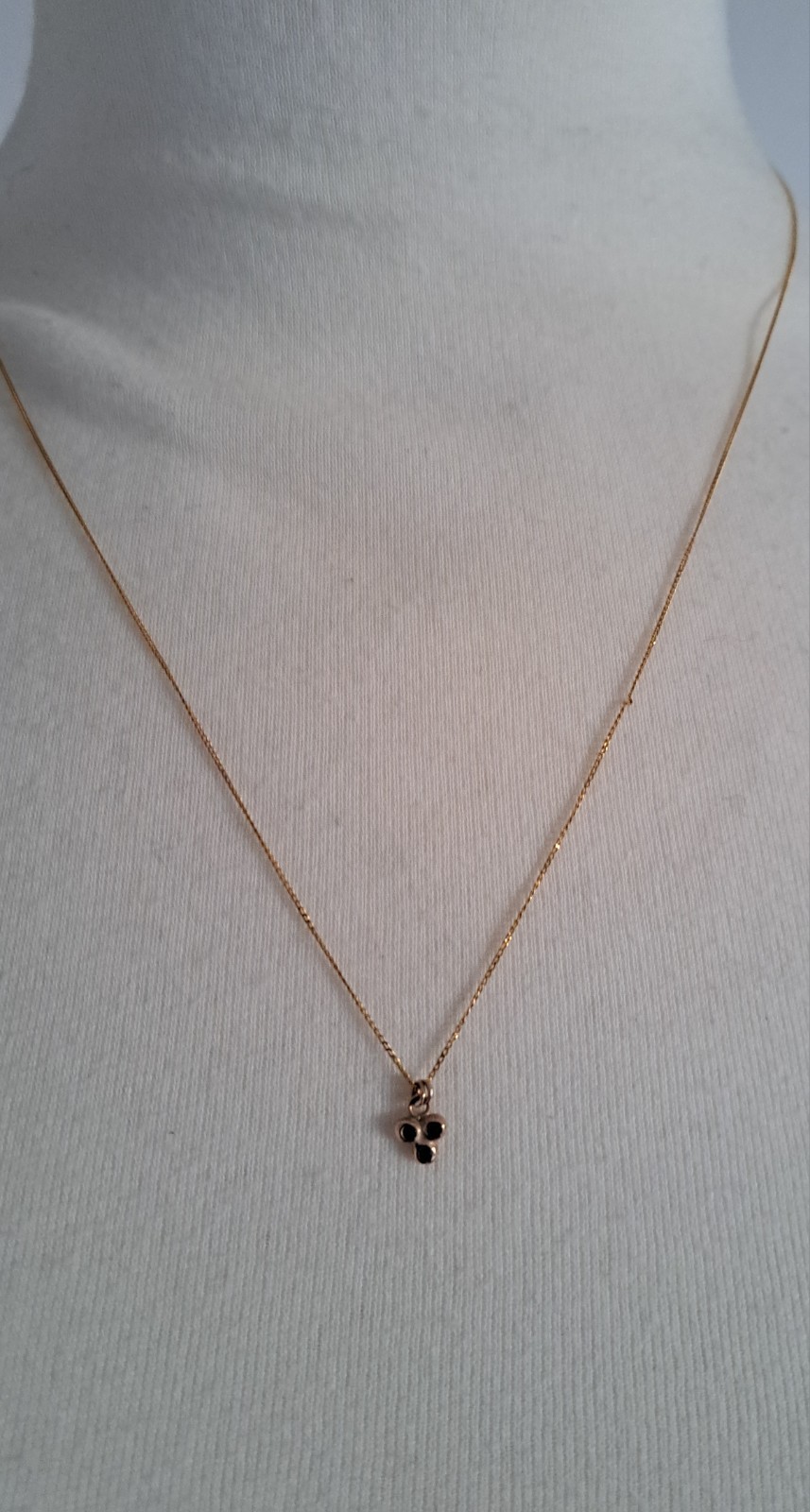 9 Carat Gold Pendant And Chain 52 Cms Hallmarked 375 Sapphires