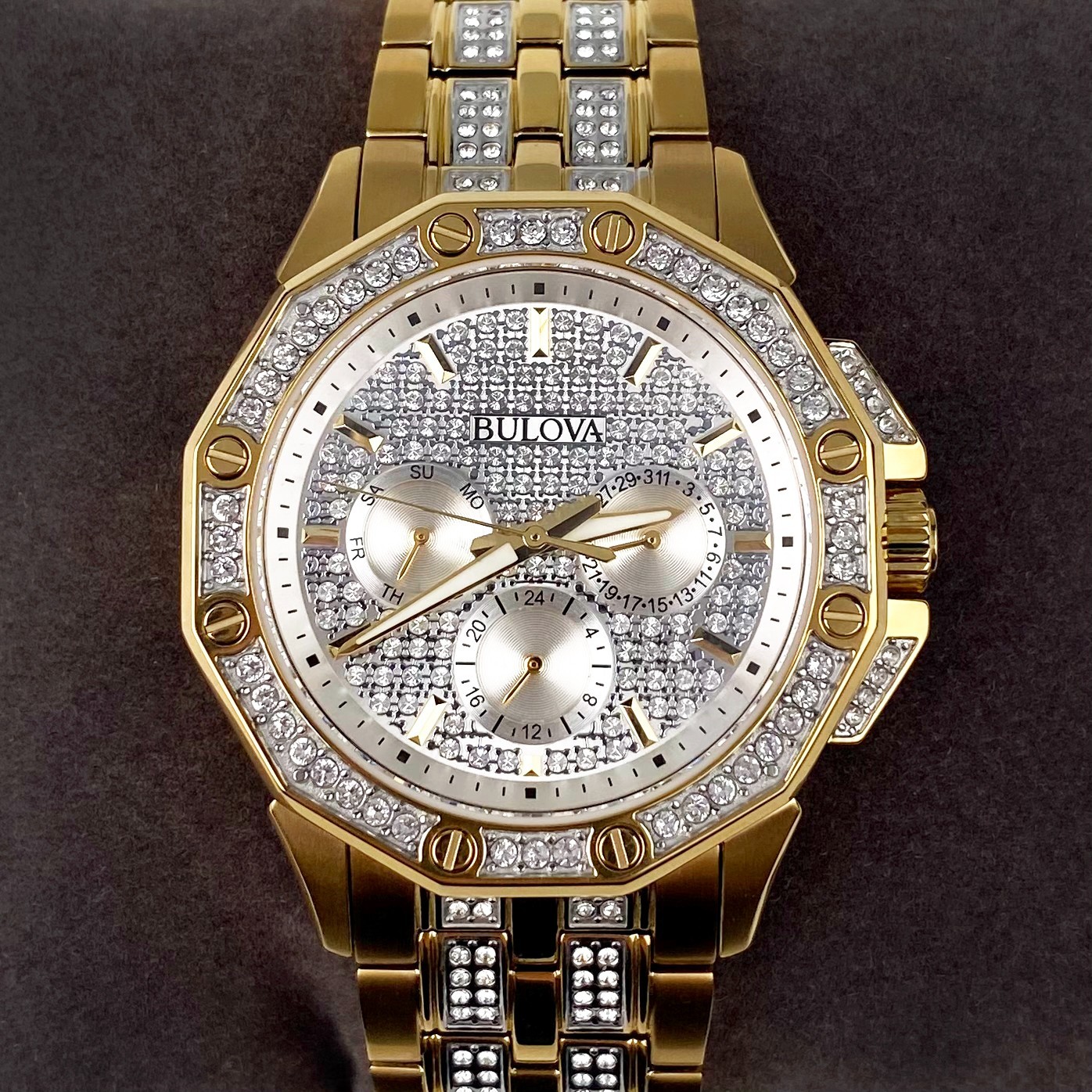 Bulova Octava Quartz 41.5mm Crystal White Dial Gold Tone Men’s Watch 98C126