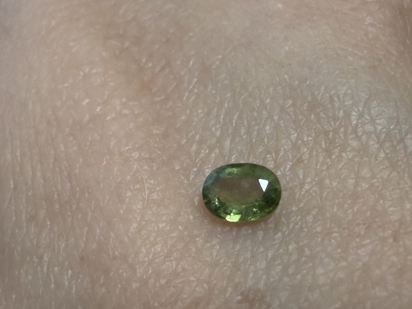 RARE – Bi colored SAPPHIRE Greenish-Yellow 0.35 CT No heat BANGKACHA THAILAND