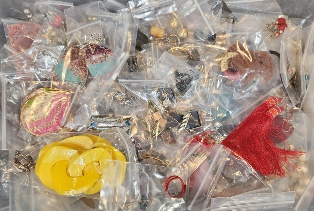 Jewelry Wearable Earring Collection 5 Lbs Matched Pairs Lot #687 See Description