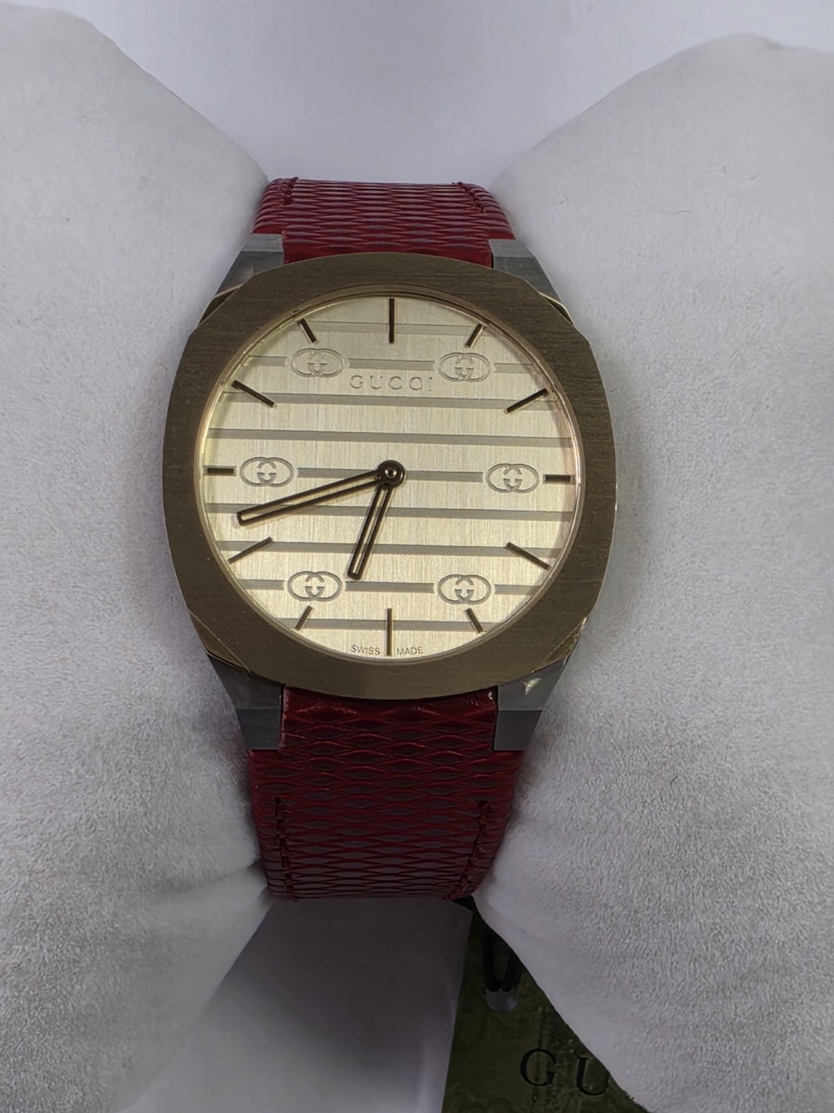 Gucci 25H Quartz Ultra Thin Two Tone Red Leather Strap Ladies Watch YA163415