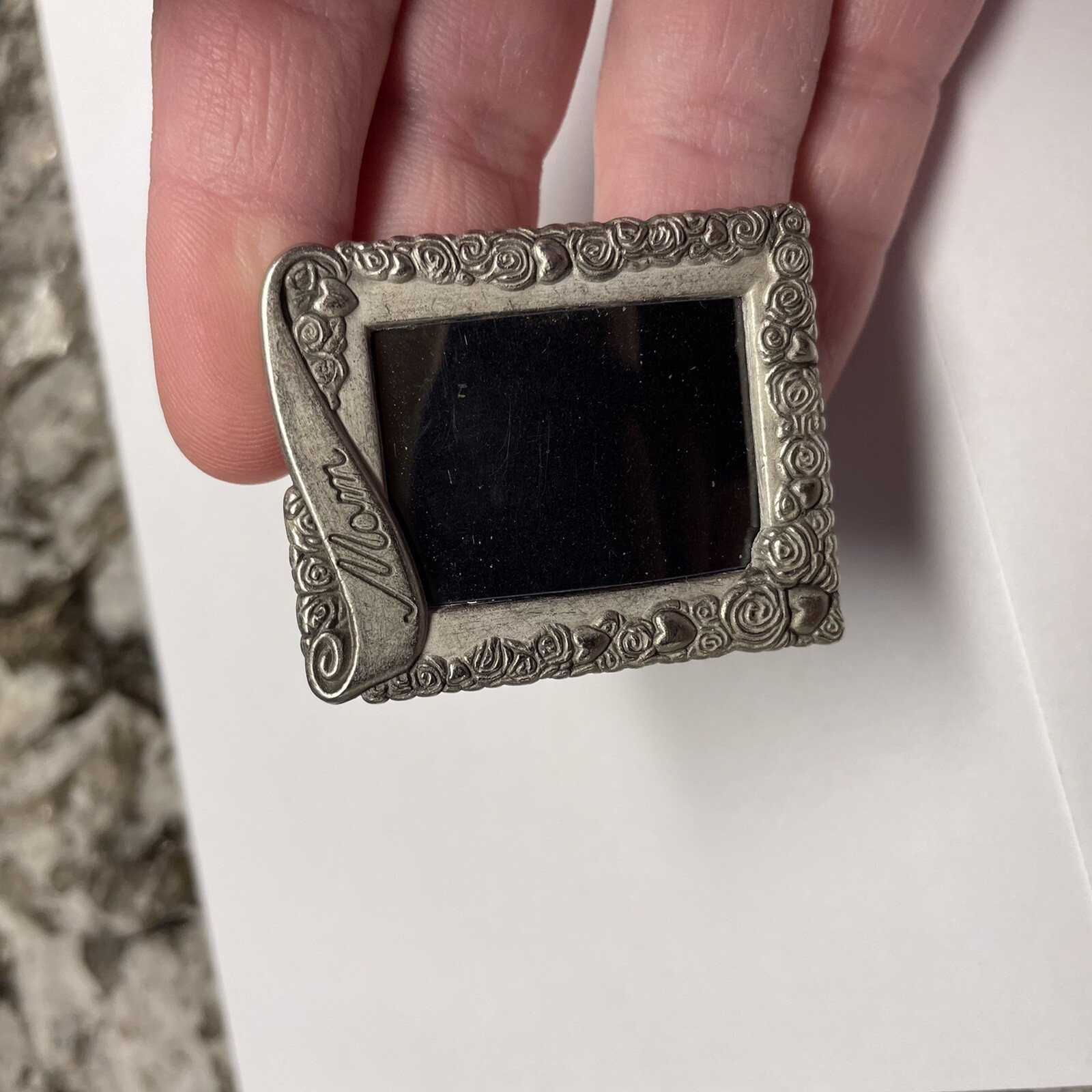 Brooch Pin Pewter Tone – MOM – Also Stands Up As A Picture Frame