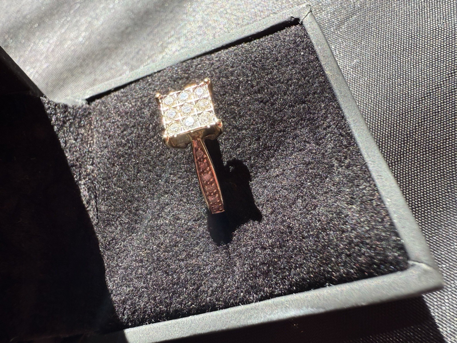 Solid 9 Carat gold diamond ring – Brilliant Cut Diamonds