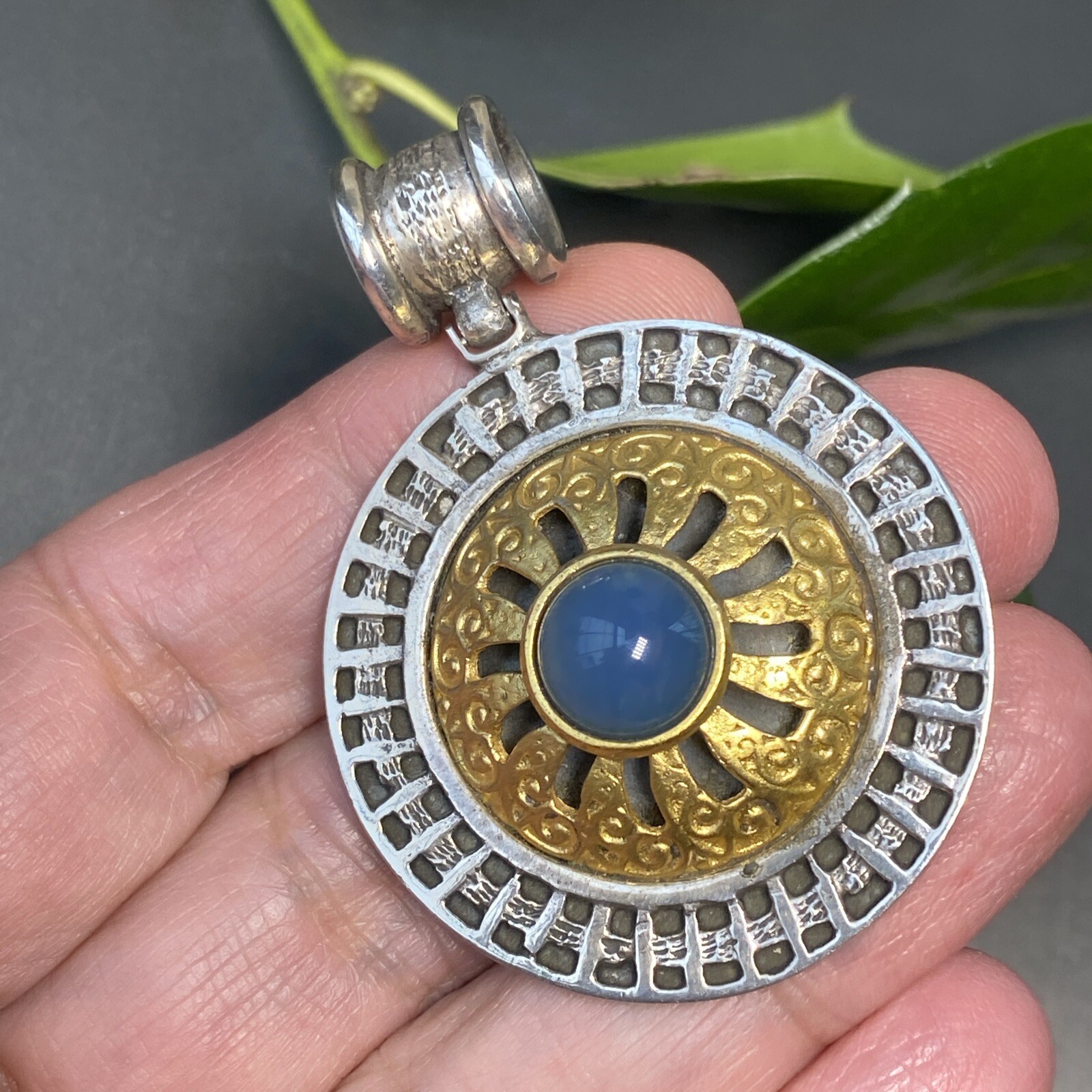 Vintage Chalcedony Pendant Estate Fine Jewelry Pre-owned Sterling Silver Gold Pt