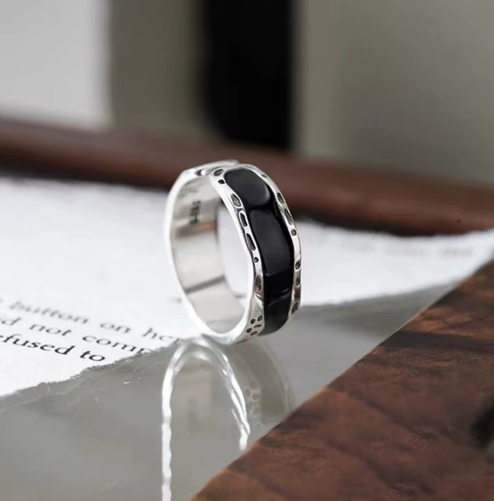 Women’s Bright Black Enamel Hammer Edge Silver Plated Alloy Fashion Open Ring