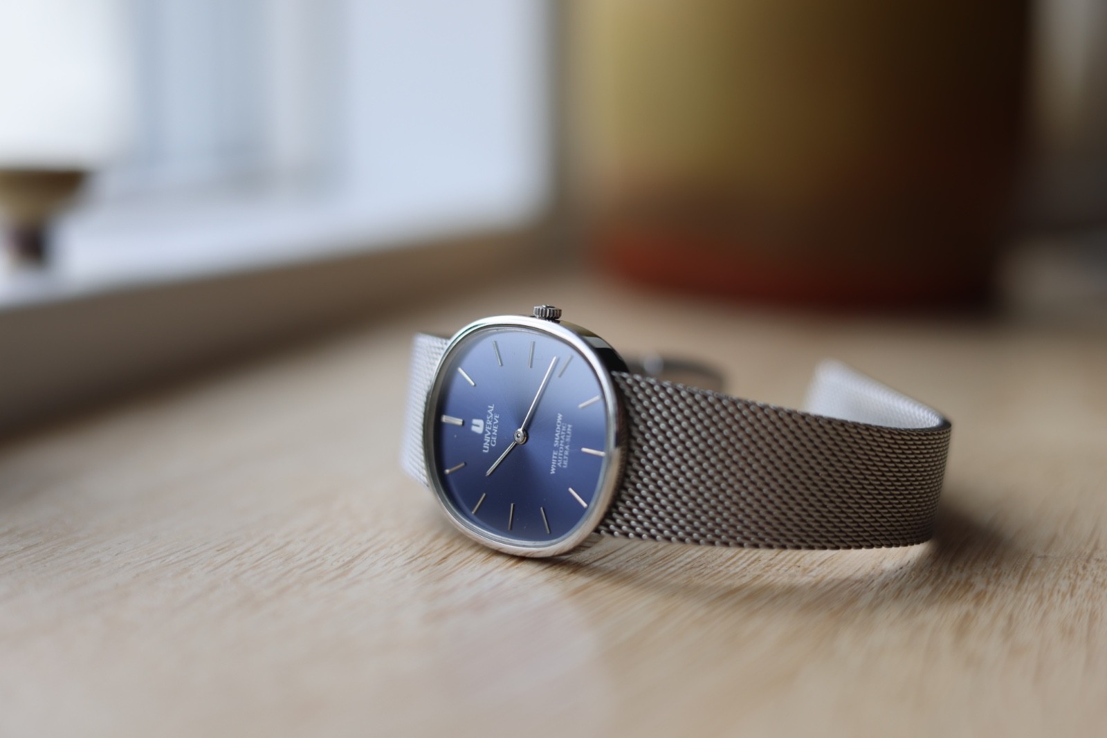 universal geneve white shadow ultra thin blue dial NOS