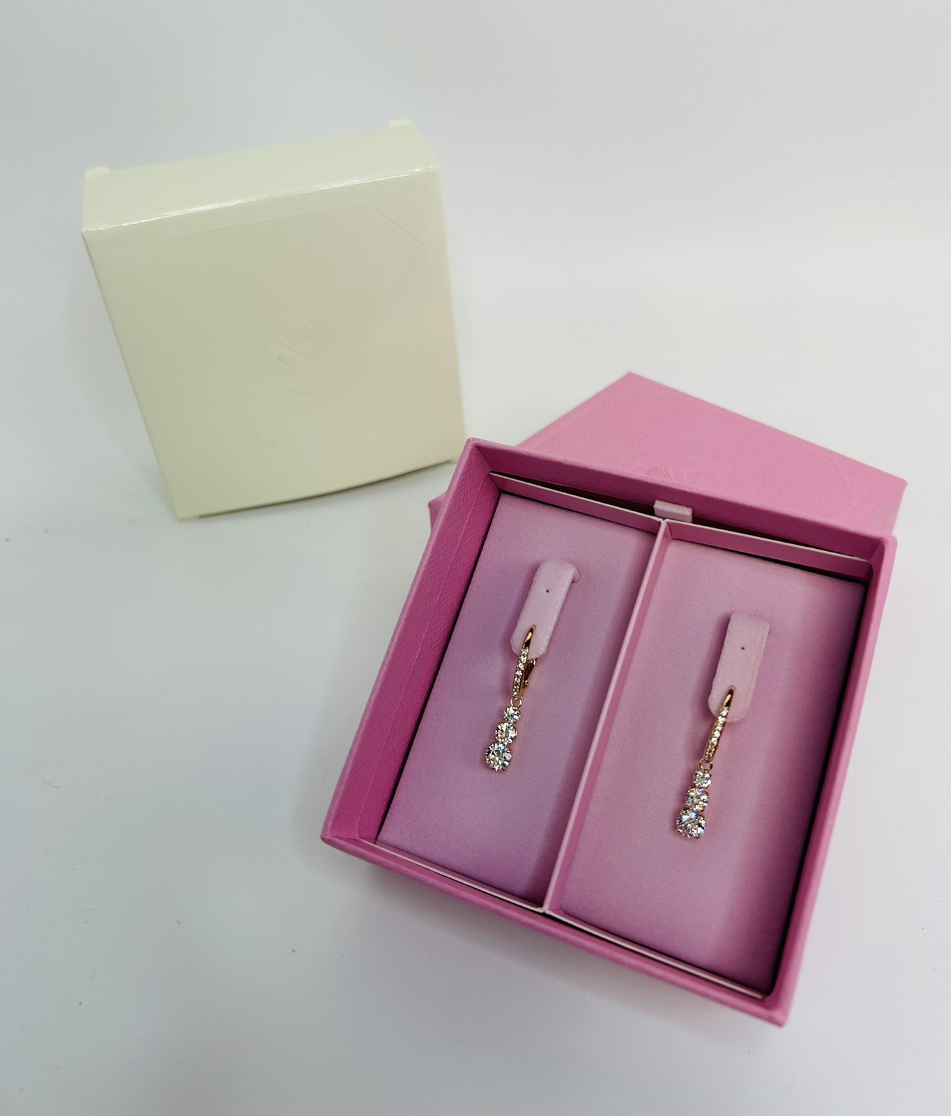 Swarovski Stilla Attract Hoop Earrings Gold-Tone Plate 5723300 *NEW IN GIFT BOX*