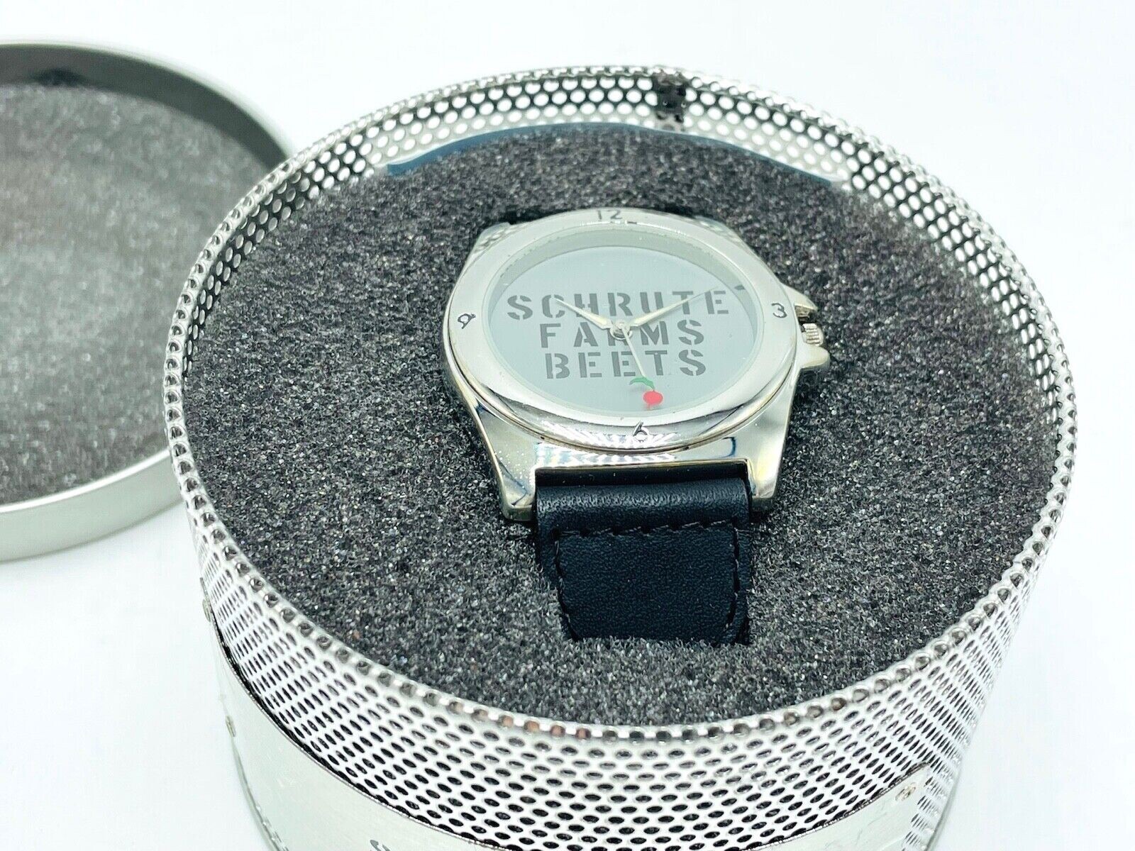 New The OFFICE Dwight Schrute Farms Beets Watch Comic Con LE 1000 MADE w/case