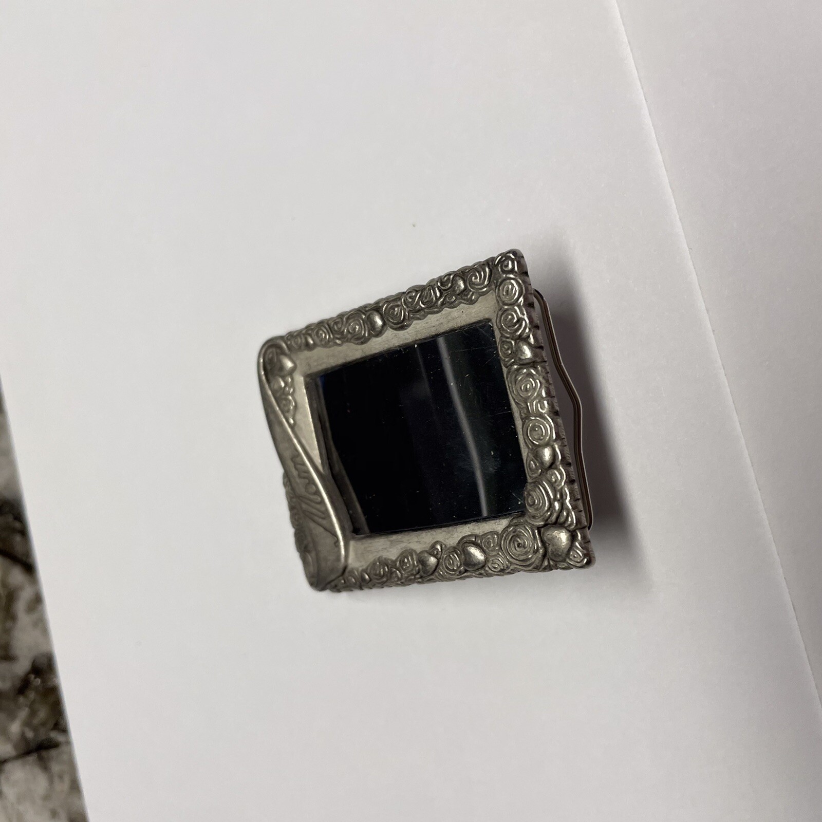 Brooch Pin Pewter Tone – MOM – Also Stands Up As A Picture Frame