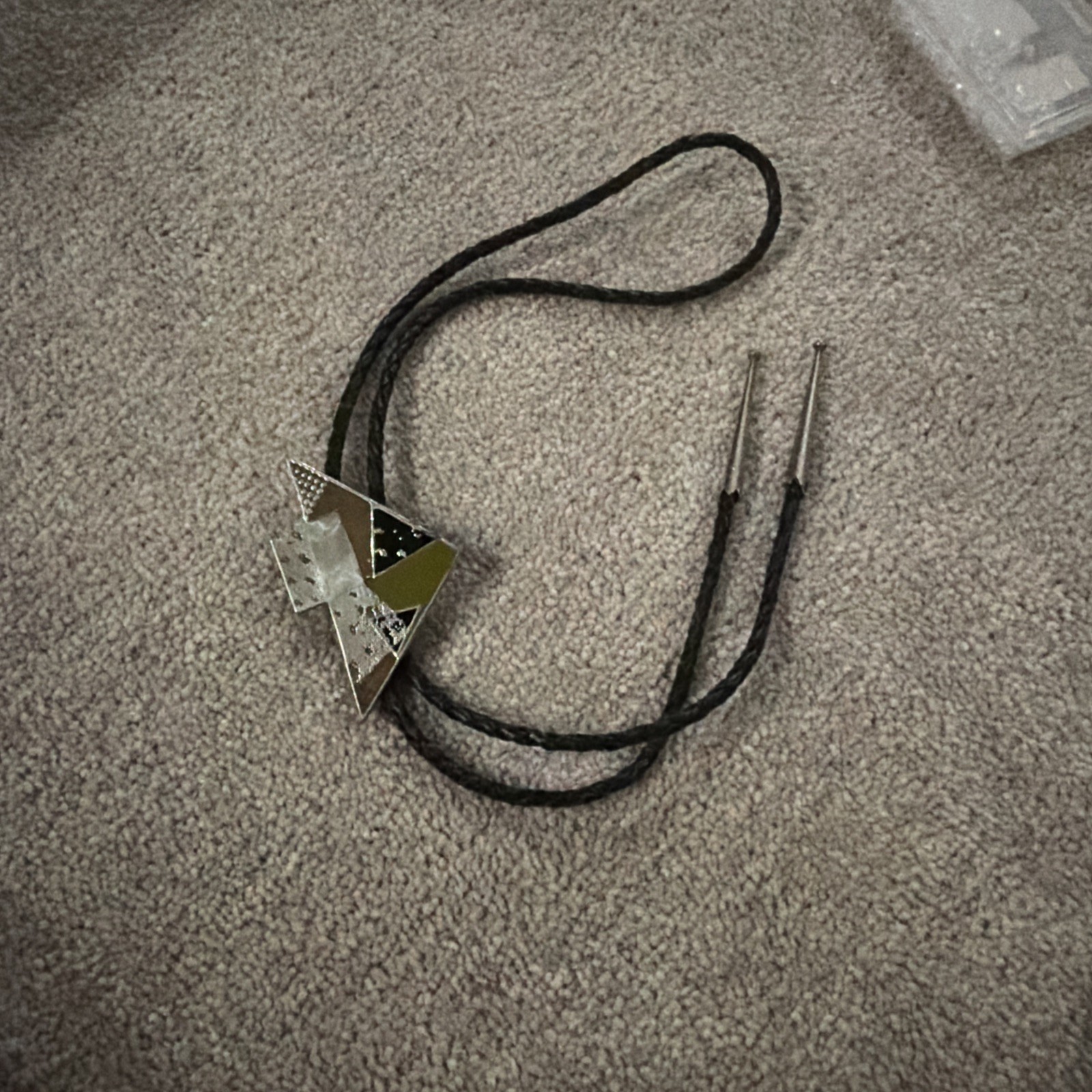 Vintage Banded Agate Silver Tone Arrowhead Western Bolo Tie gold and black ￼￼