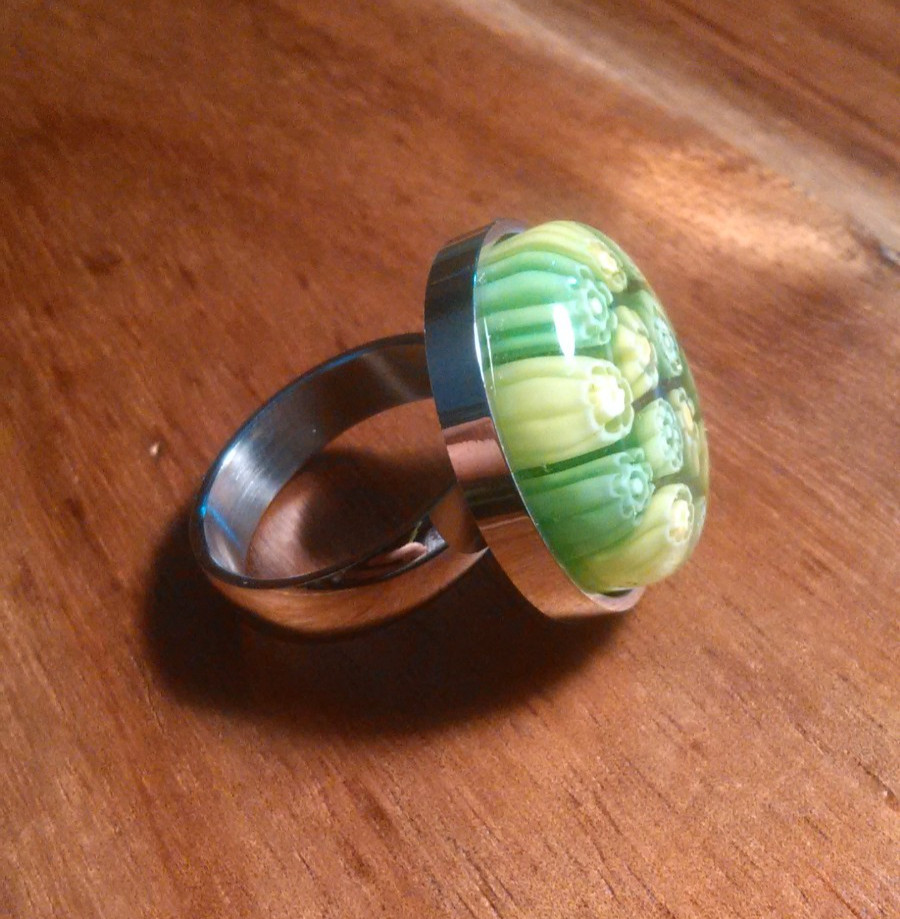 Green Murano Style Glass Stainless Steel Ring (Size 8)
