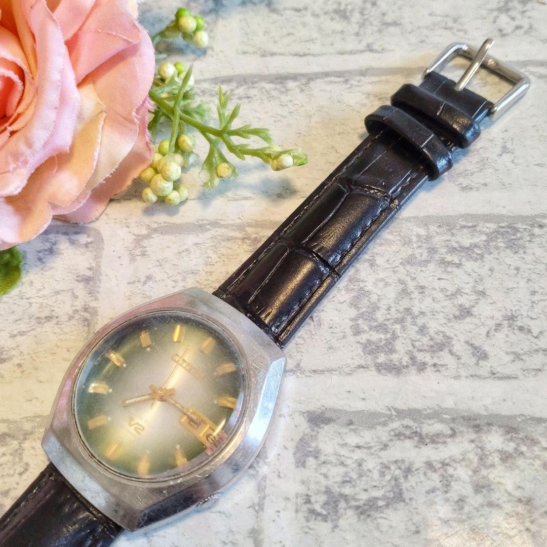 1973 Citizen Seven Star V2 26-jewel men’s watch, green, working condition.