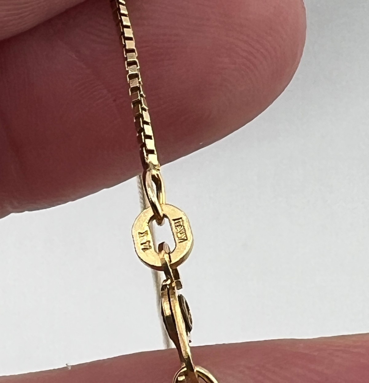 14K yellow gold Diamond Star chain necklace Ciani 16″ L box chain Italy 3.35g