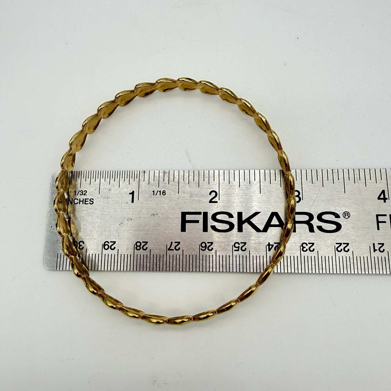 AVON Endless Hearts Bracelet Yellow Gold Tone Bangle Unsigned Read