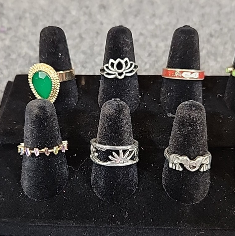 Jewelry 12 Asian Theme Rings Adjusts Sized Gold Silver Tones See Description#257