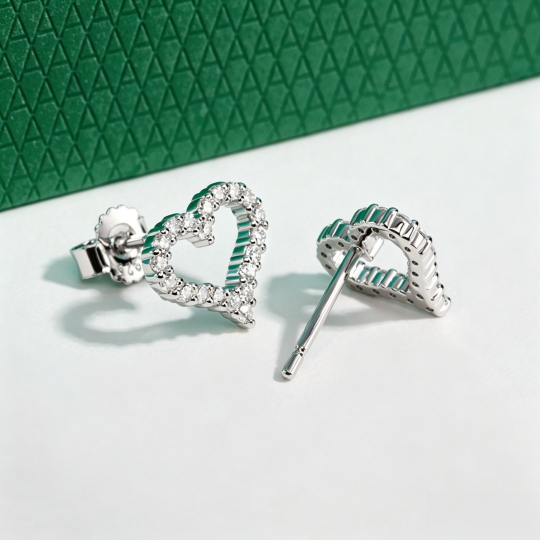 Fashion 925 Sterling Silver Moissanite Love Heart Necklace Stud Earrings Set