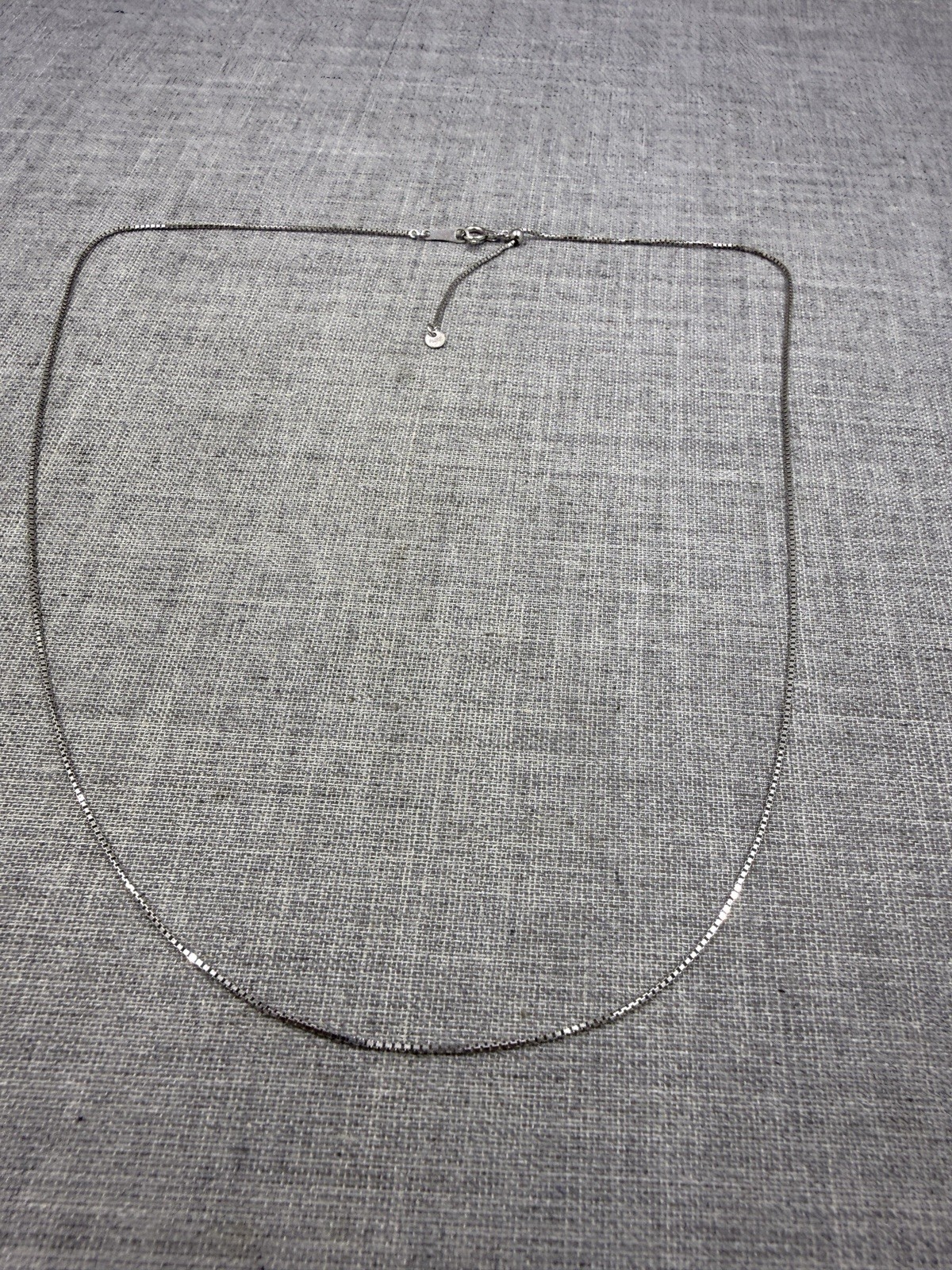 Platinum 850 Adjustable Bolo Clasp 0.6mm Box Chain Necklace 17.5″ (2.1 Grams)