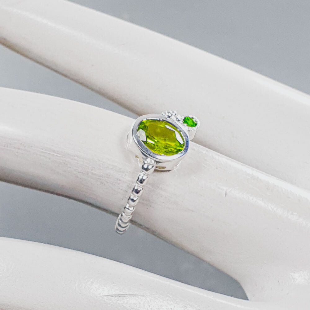 Not Enhanced Natural Peridot Sterling Silver ring 925 One of a kind/ RVS416