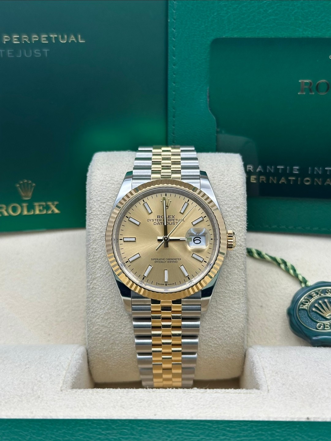 Rolex 126233 2023 Champagne Dial Box & Papers