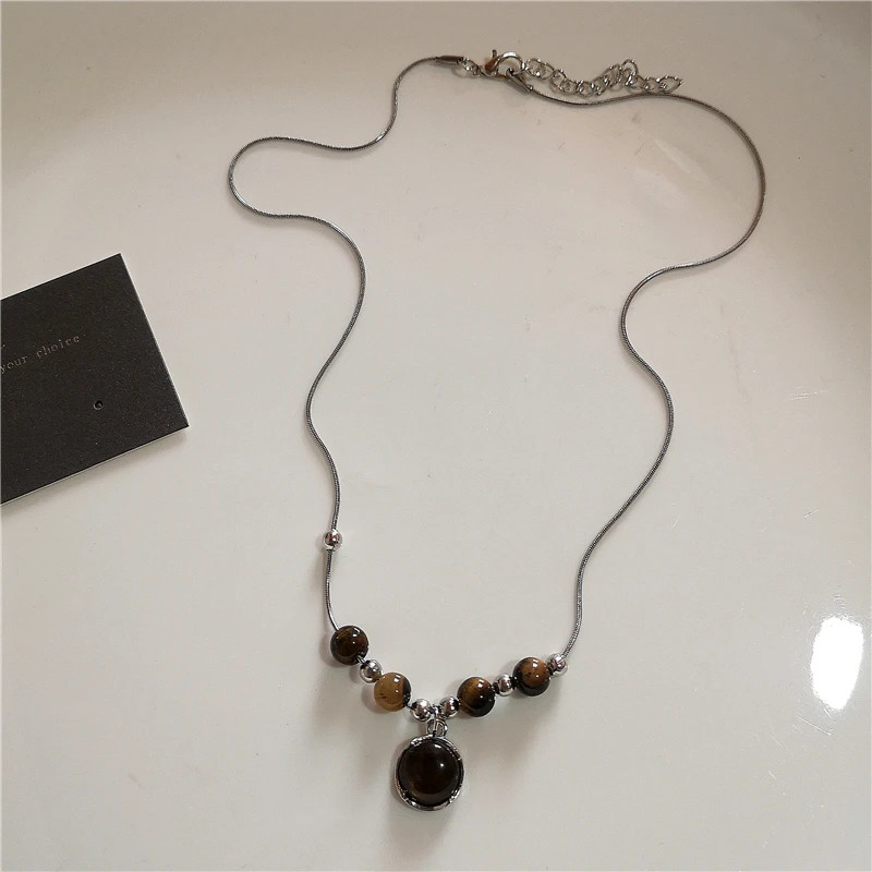 Women’s Vintage Leather Stone Pendant Beaded Choker Chain Necklace Y2K Jewelry