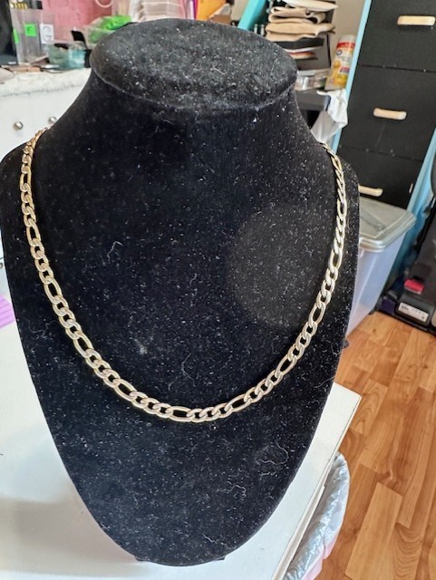 Classic gold-plated 24 inch stainless steel Figaro chain with lobster clasp.