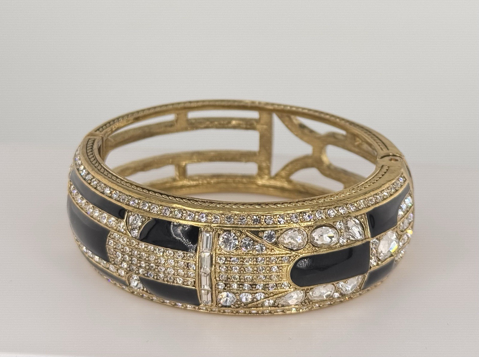 Heidi Daus “To Tie For” Signed Swarovski Crystal Hinge Bangle *Rare*