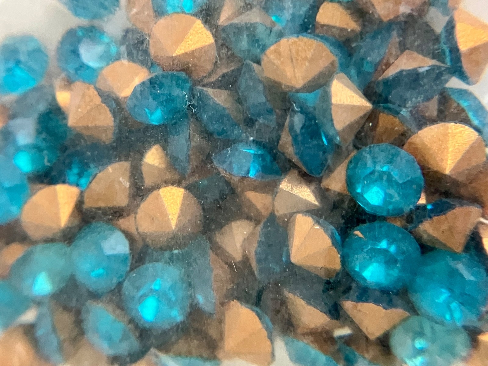 400 Round Crystal Glass 5mm Faceted Foil Pointed Back Rhinestones — 4 colors