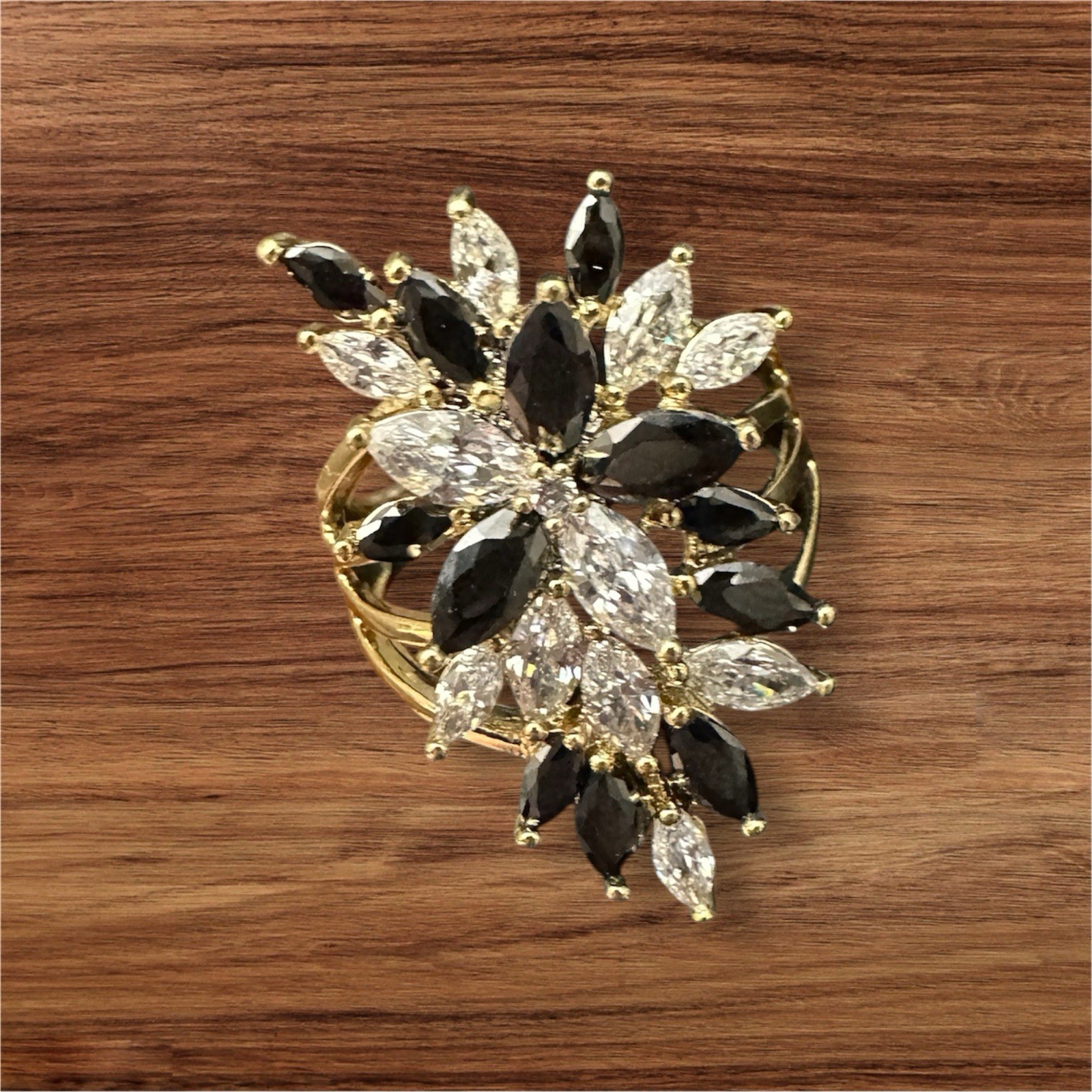 None fade Crystal Cluster Flower Cocktail Ring, Marquise Black Stones, free size