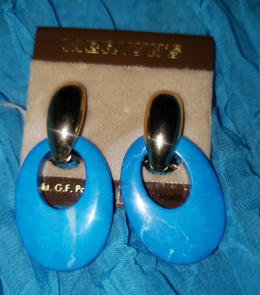 Lovely Vintage Mervyn’s Blue Dyed Howlite Set. Earrings 14kt Gold Filled Posts.