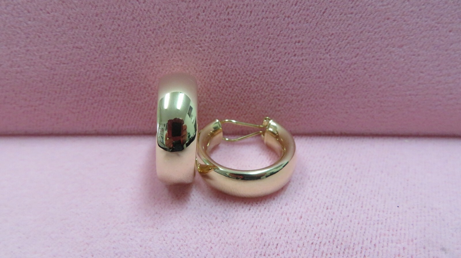 14k Pure Y. Gold None Pieced Omega Back Hoop Earrings 3.67 Grams (#60)