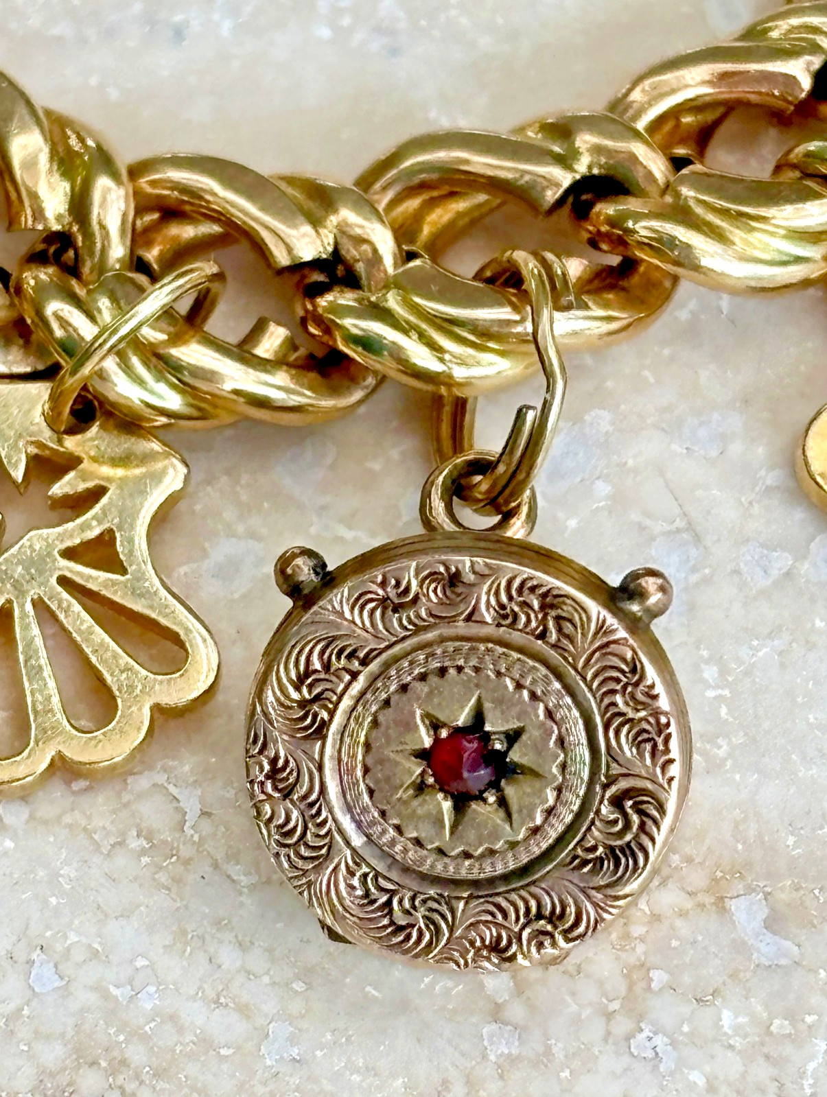 Gold Charm Bracelet with 20 Charms – Mostly Retired James Avery – Appr. 59 Grams