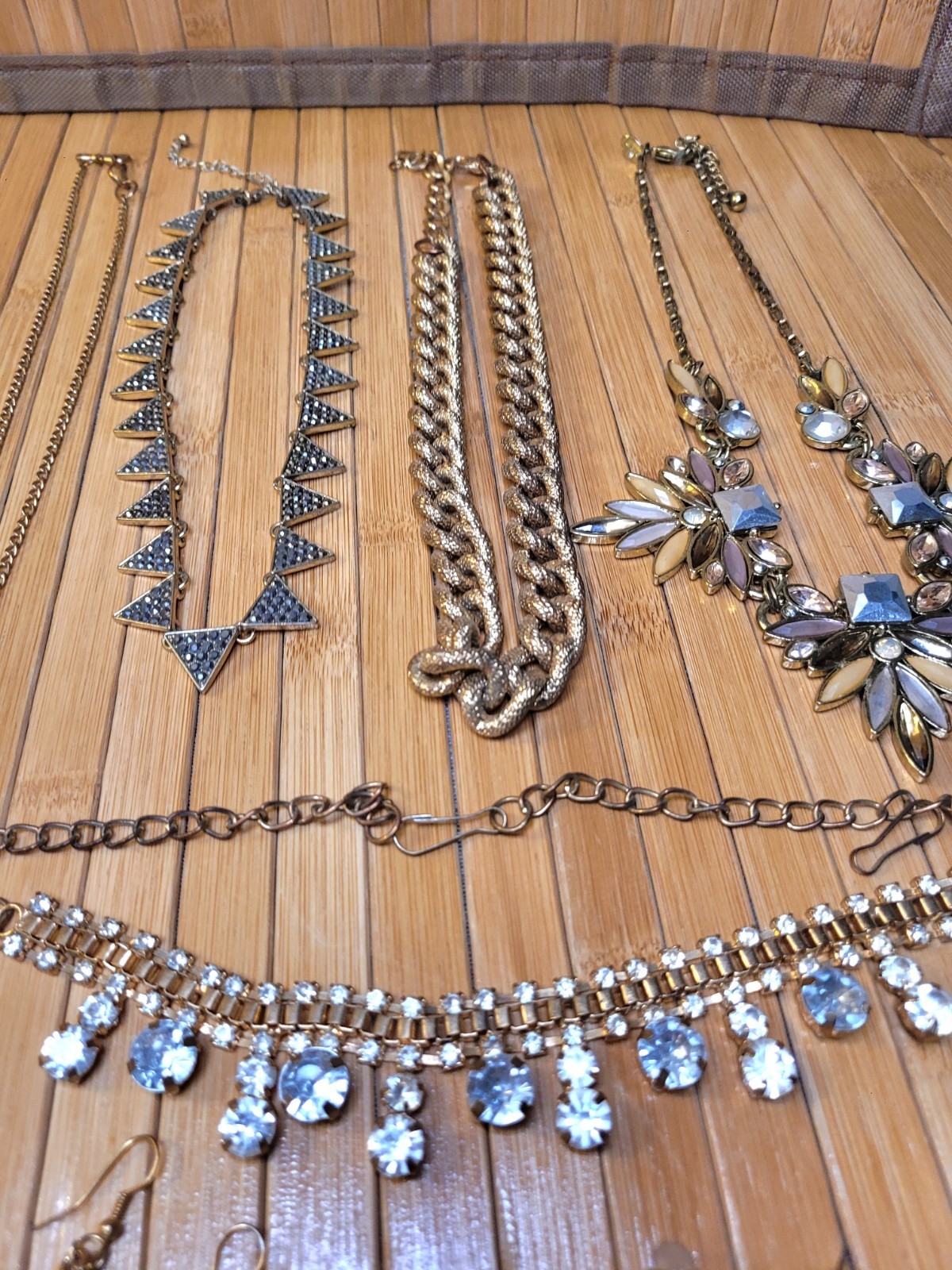 Vintage to Now Jelwery Lot of 25 Estate Sale Mixed Untested And Unsearched
