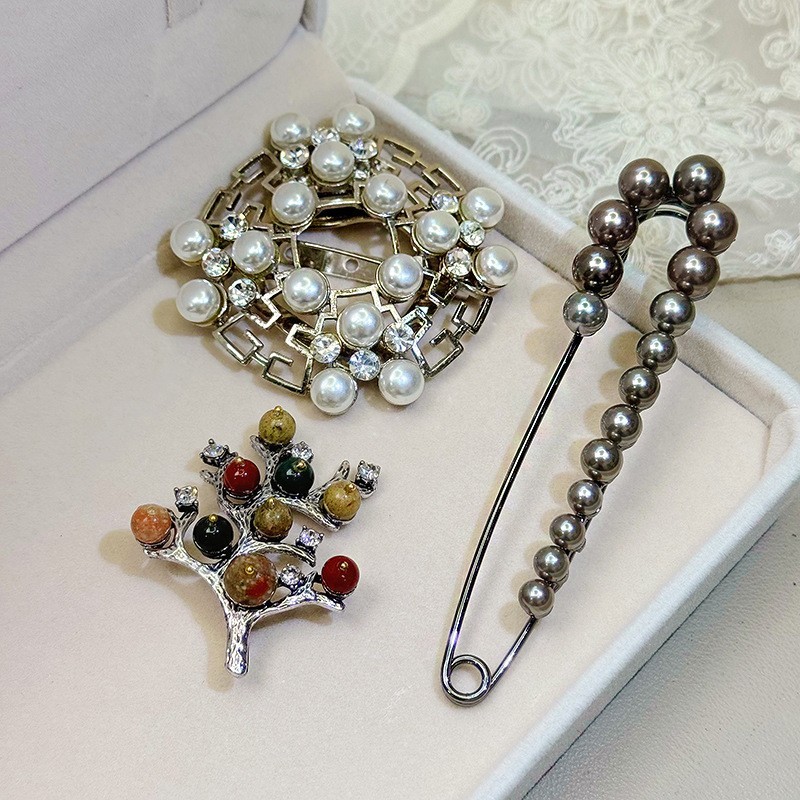 wholesale 20pcs Mix Design Vintage Brooch Pins Lot Enamel Crystal Pearl Resale