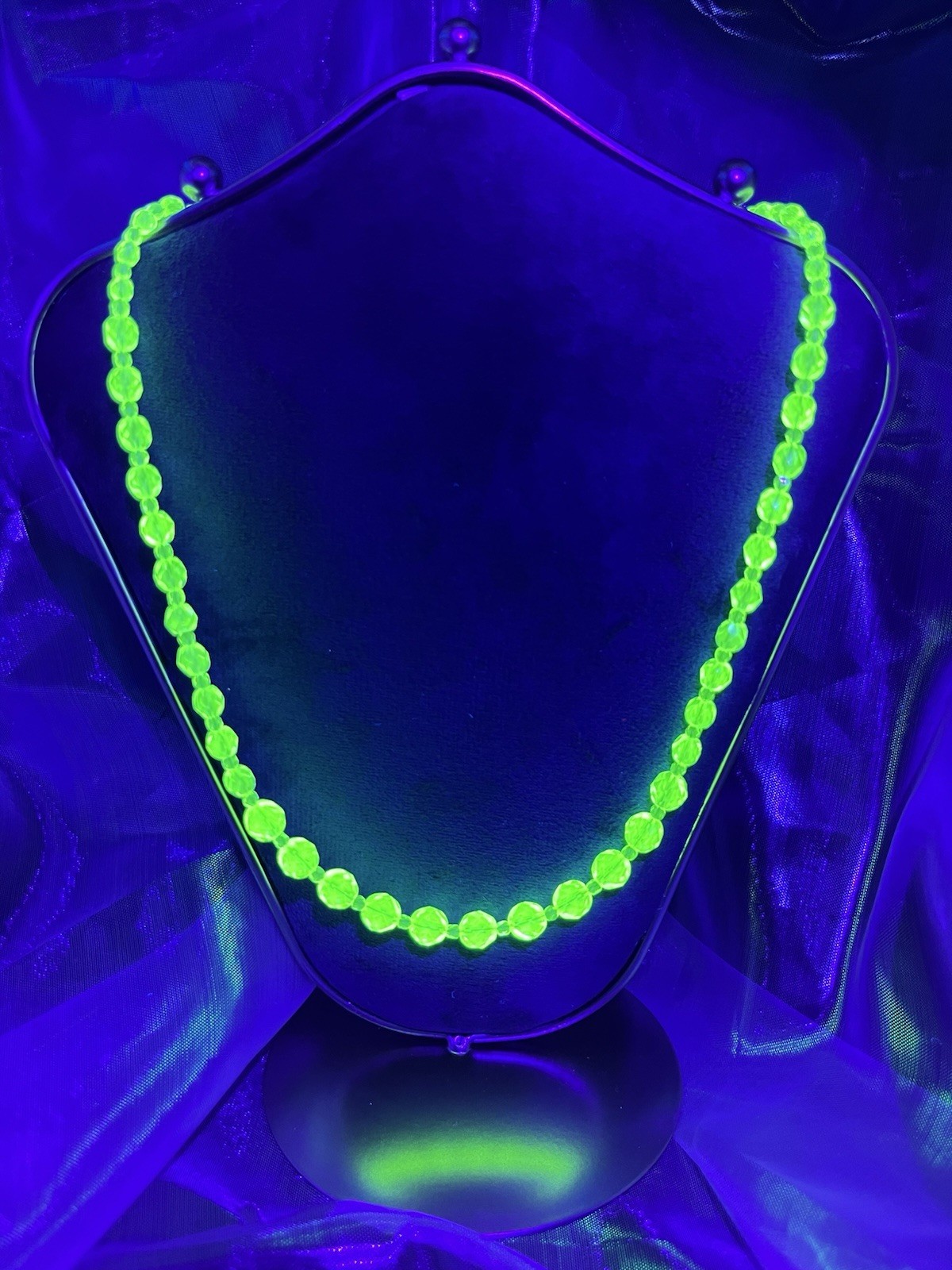 Vaseline Uranium Glass 20” Necklace Graduated Art Deco Style