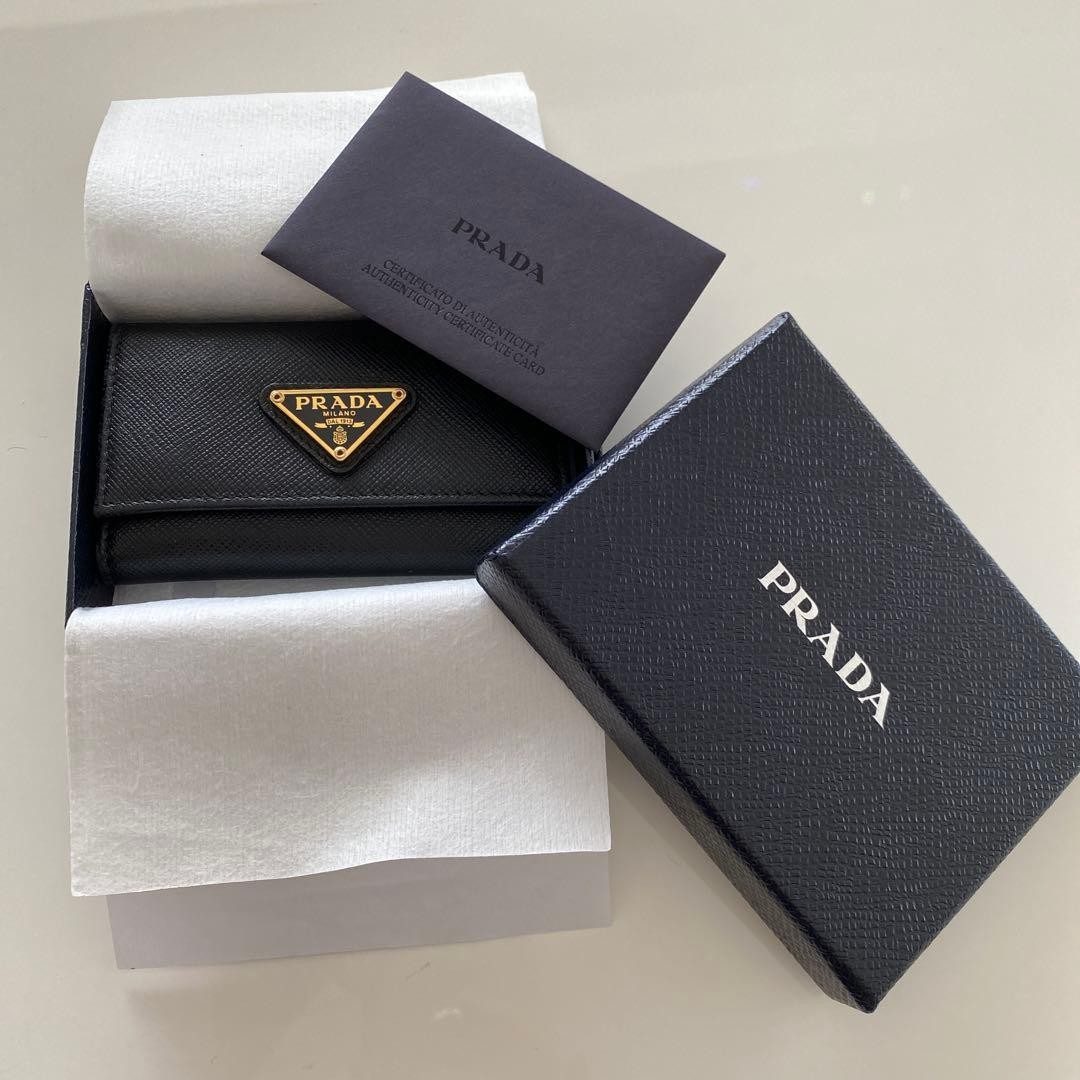 PRADA Black Leather Key Ring Gold Logo Used 1 Month Slight Scratches