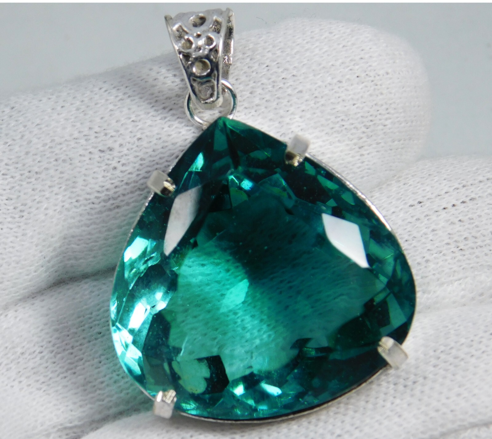 Certified, Natural 113.50 Ct Excellent Blue Aquamarine Pendant Pear Cut Gemstone