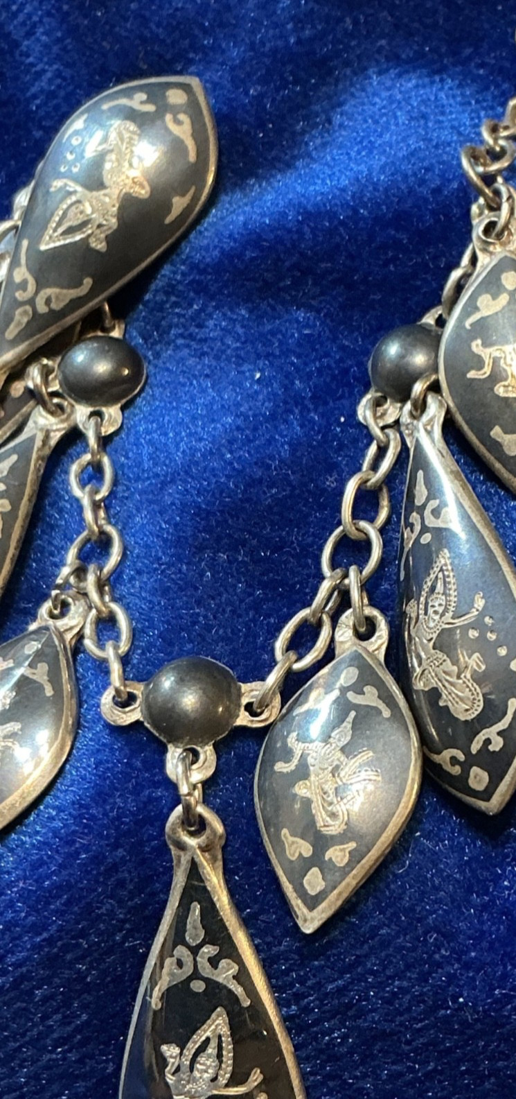 VINTAGE STERLING. SIAM BRACELET W/DANCING FIGURES