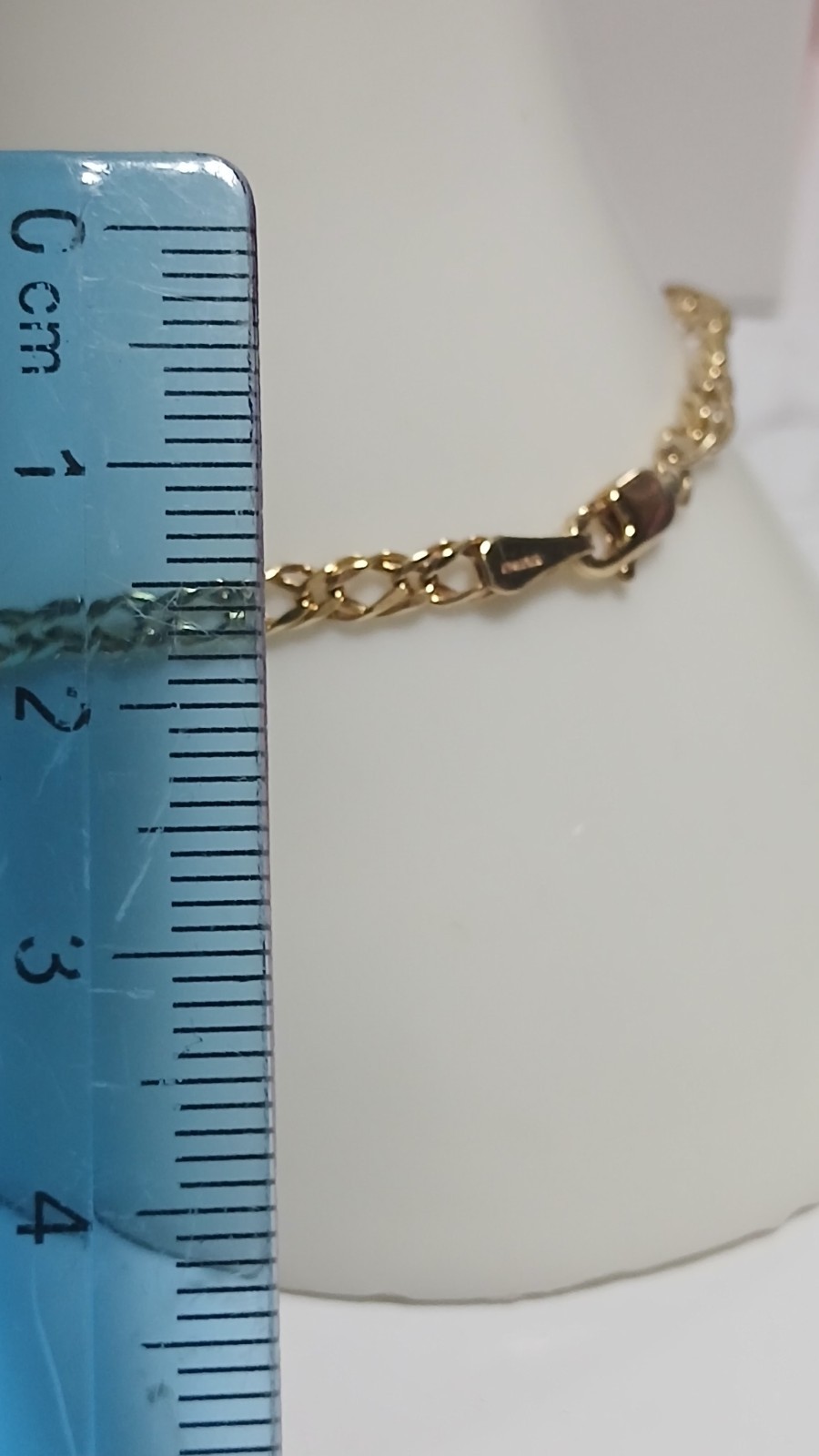 9ct Yellow Gold Bracelet.
