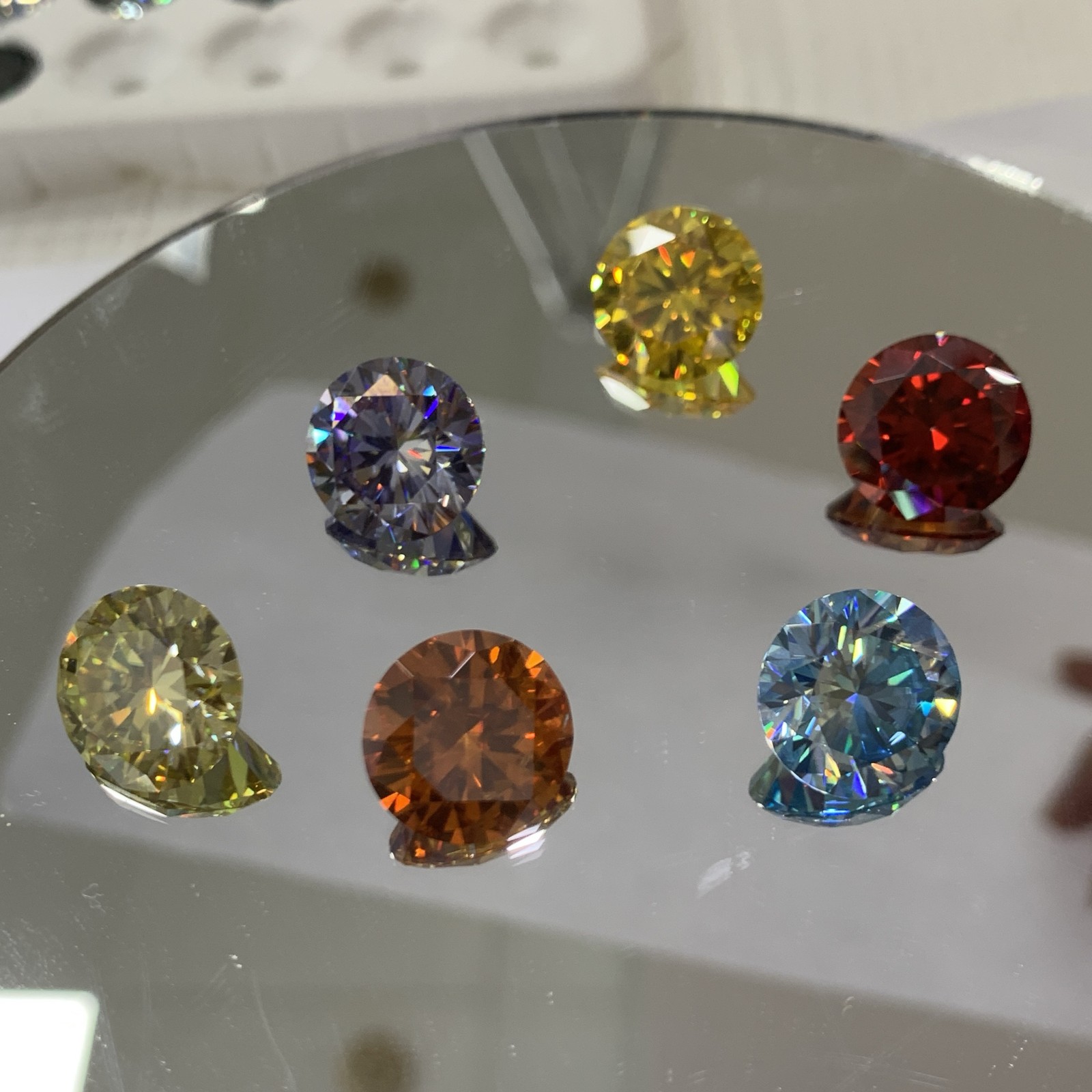 GRA VVS1 Multicolor 0.1-5ct Round Cut Moissanite Stone for Jewelry Making
