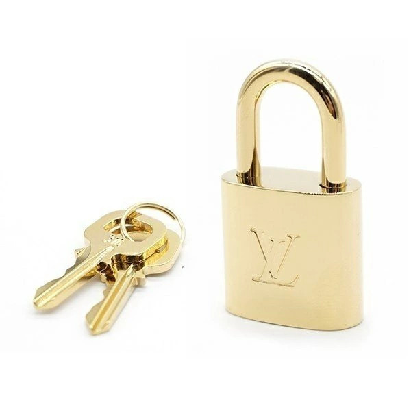 Louis Vuitton Padlock Gold Bright Type R10000 Louis Vuitton Key Cadenas Necklace
